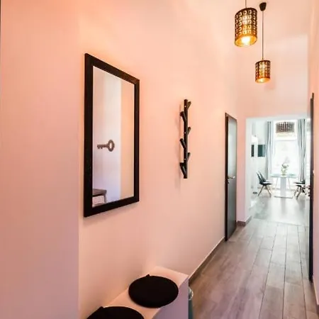 Bpr Szondi Cozy Апартаменты *